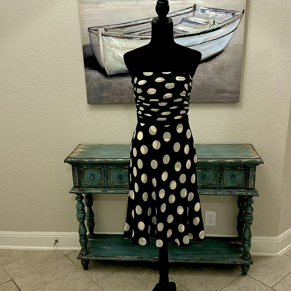 Ann Taylor beautiful strapless dress size 4
